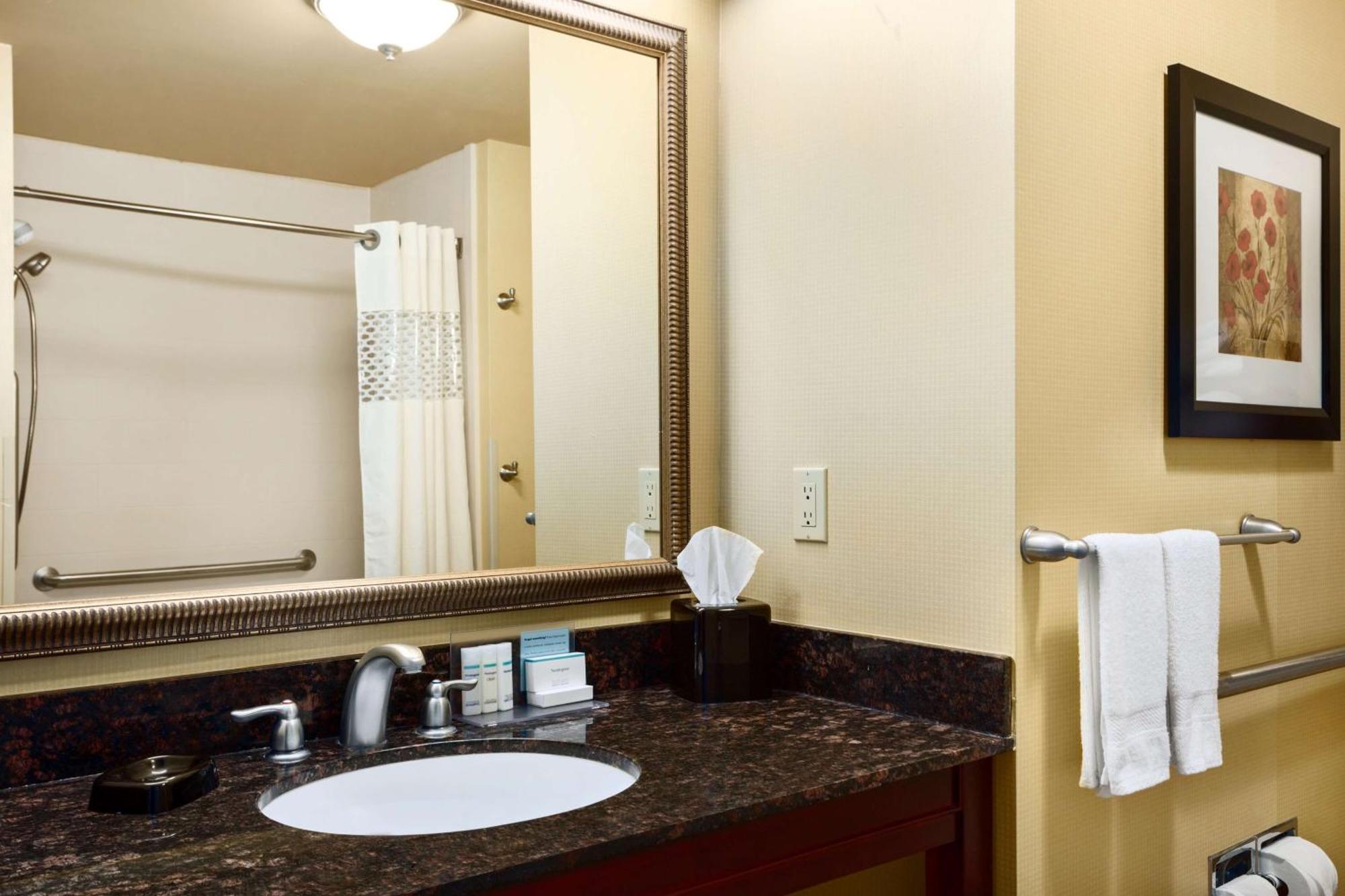 Hampton Inn & Suites מישן מראה חיצוני תמונה