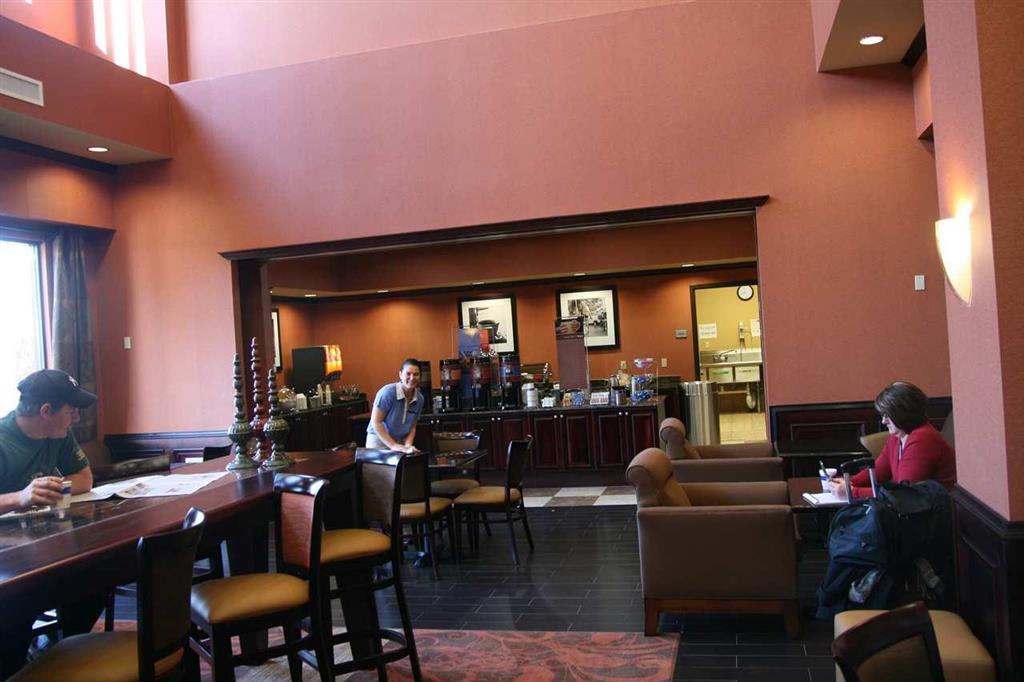 Hampton Inn & Suites מישן מסעדה תמונה