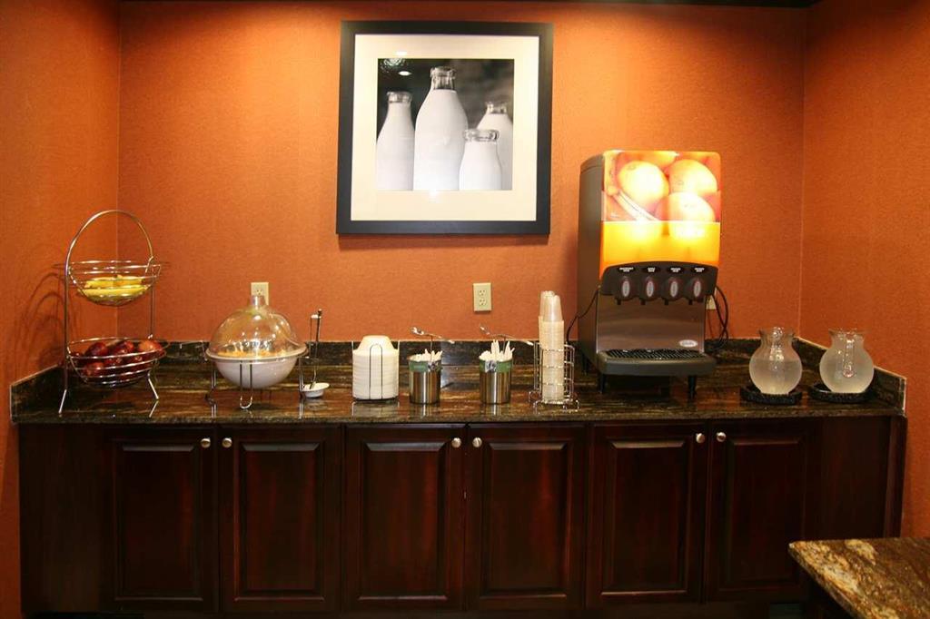 Hampton Inn & Suites מישן מסעדה תמונה