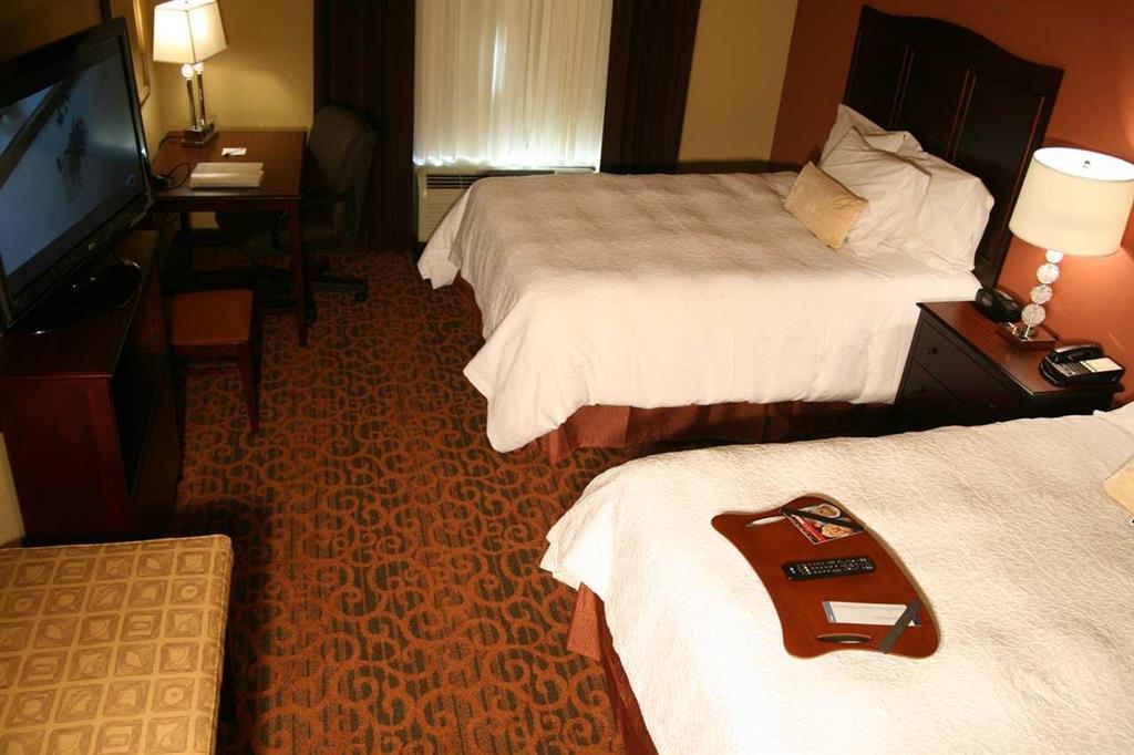 Hampton Inn & Suites מישן חדר תמונה